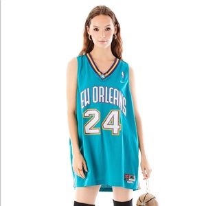 Brand new New Orleans basketball jersey